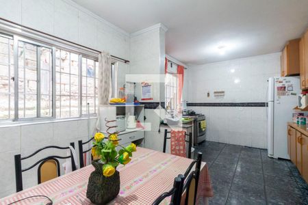 Casa à venda com 125m², 4 quartos e 1 vaga Casa à venda com 125m², 4 quartos e 1 vagaCozinha