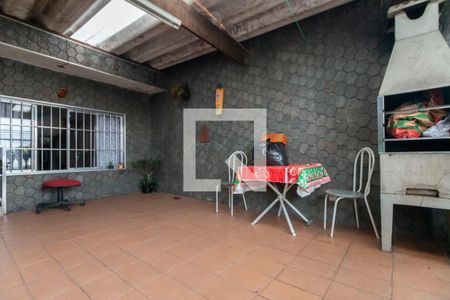 Casa à venda com 125m², 4 quartos e 1 vaga Casa à venda com 125m², 4 quartos e 1 vagaVaranda