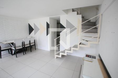 Sala de casa de condomínio à venda com 3 quartos, 107m² em Taquara, Rio de Janeiro
