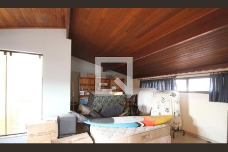 Casa à venda com 4 quartos, 210m² em Jardim Santa Emilia, São Paulo