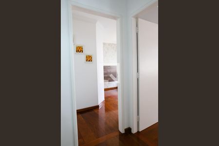 Corredor de casa de condomínio para alugar com 2 quartos, 88m² em Utinga, Santo André