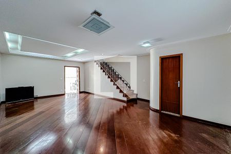 Sala de casa para alugar com 3 quartos, 240m² em Vila Monumento, São Paulo