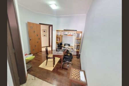 Casa à venda com 3 quartos, 200m² em Vila Monumento, São Paulo