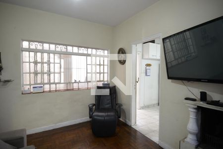 Sala de casa à venda com 6 quartos, 260m² em Cambuci, São Paulo