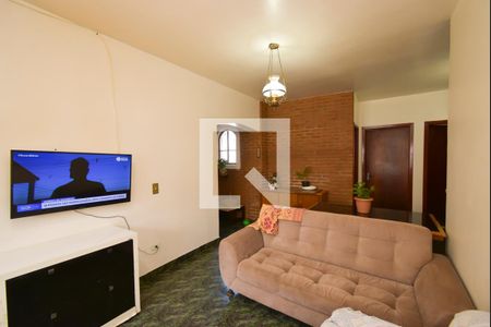 Sala de casa à venda com 3 quartos, 246m² em Vila Nivi, São Paulo