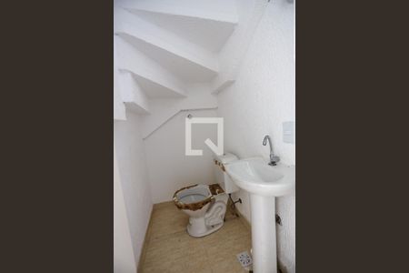 Banheiro de casa de condomínio para alugar com 2 quartos, 49m² em Da Graça, Cotia
