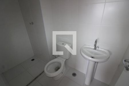 Banheiro de apartamento para alugar com 1 quarto, 27m² em Jardim Adutora, São Paulo