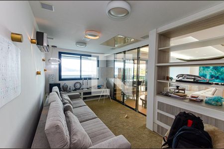 Sala de tv  de apartamento para alugar com 3 quartos, 280m² em Boa Viagem, Niterói