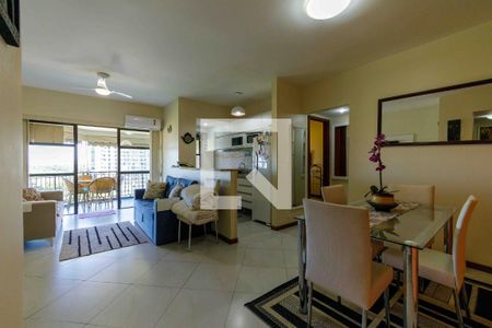 Sala de apartamento para alugar com 2 quartos, 90m² em Barra da Tijuca, Rio de Janeiro