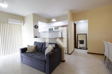 Sala de apartamento para alugar com 2 quartos, 90m² em Barra da Tijuca, Rio de Janeiro