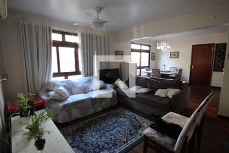Sala de casa à venda com 3 quartos, 206m² em São Sebastião, Porto Alegre