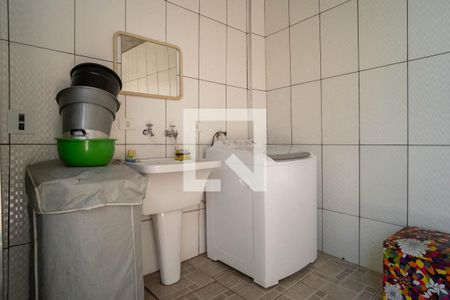 Casa à venda com 152m², 3 quartos e 2 vagas Casa à venda com 152m², 3 quartos e 2 vagasÁrea de serviço