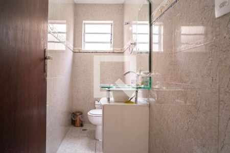 Banheiro de casa à venda com 3 quartos, 152m² em Vila Nhocune, São Paulo