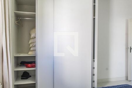 Quarto 1  de apartamento para alugar com 2 quartos, 85m² em Jardim Las Palmas, Guarujá