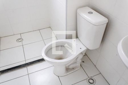 Banheiro de apartamento para alugar com 2 quartos, 34m² em Campo Grande, Rio de Janeiro