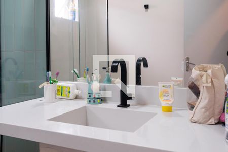 Banheiro Social de casa à venda com 2 quartos, 125m² em Vila Cordeiro, São Paulo