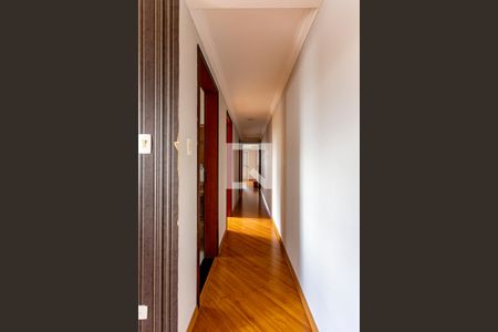 Corredor de apartamento à venda com 3 quartos, 79m² em Vila Eldízia, Santo André