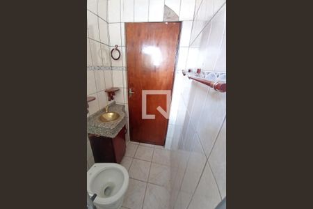 Banheiro da Suíte de casa para alugar com 2 quartos, 80m² em Vila Santa Rita, Sorocaba