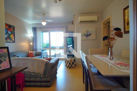 Sala de apartamento para alugar com 3 quartos, 93m² em Passo da Areia, Porto Alegre