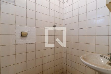 Banheiro de casa para alugar com 1 quarto, 45m² em Vila Sabrina, São Paulo