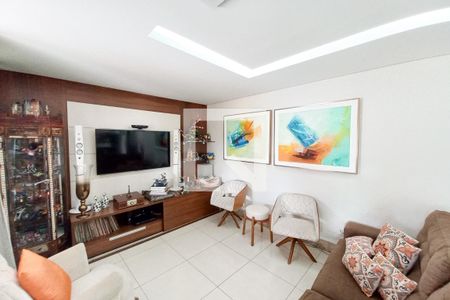 Sala de casa à venda com 3 quartos, 241m² em Santa Amelia, Belo Horizonte