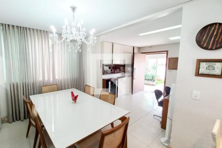 Sala de Jantar de casa à venda com 3 quartos, 241m² em Santa Amelia, Belo Horizonte