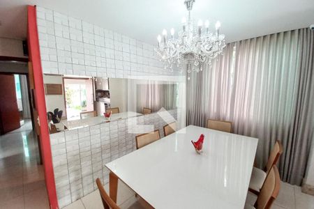 Sala de Jantar de casa à venda com 3 quartos, 241m² em Santa Amelia, Belo Horizonte