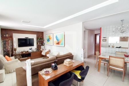 Sala  de casa à venda com 3 quartos, 241m² em Santa Amelia, Belo Horizonte