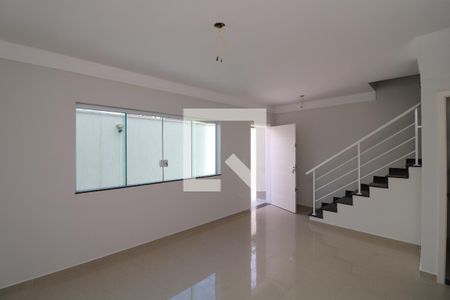 Sala de casa de condomínio à venda com 3 quartos, 88m² em Vila Santa Clara, São Paulo