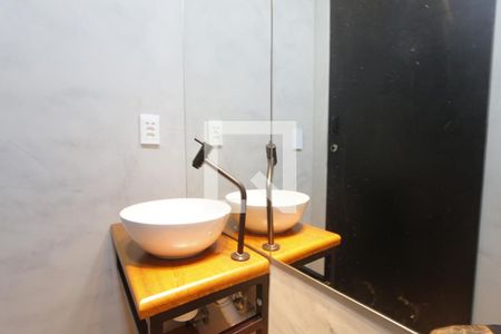 Lavabo de apartamento à venda com 3 quartos, 206m² em Barra da Tijuca, Rio de Janeiro