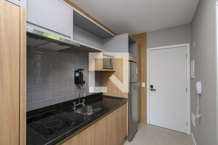 Cozinha de kitnet/studio para alugar com 1 quarto, 27m² em Jardim das Acácias, São Paulo
