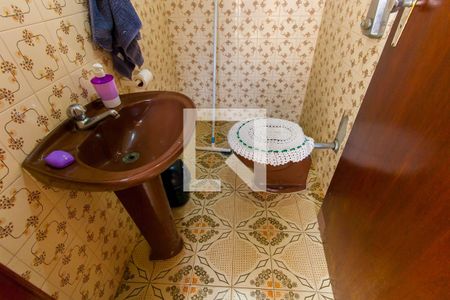 Casa à venda com 300m², 4 quartos e 7 vagas Casa à venda com 300m², 4 quartos e 7 vagasEdícula - Banheiro 3