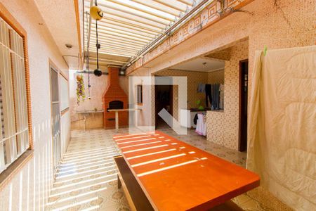 Casa à venda com 300m², 4 quartos e 7 vagas Casa à venda com 300m², 4 quartos e 7 vagasQuintal/Churrasqueira