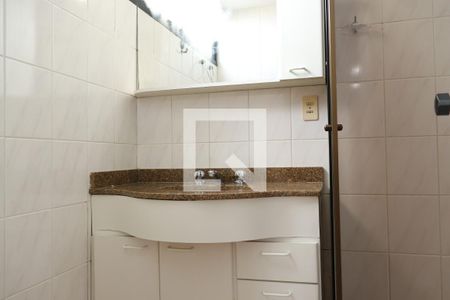 Banheiro da Suíte  de apartamento para alugar com 3 quartos, 74m² em Vila Campestre, São Paulo