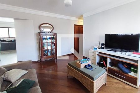 Sala de TV de apartamento à venda com 4 quartos, 220m² em Centro, Campinas