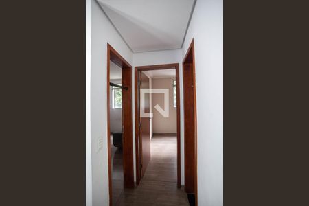 Corredor de apartamento à venda com 2 quartos, 45m² em Frei Leopoldo, Belo Horizonte