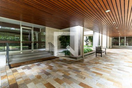 Apartamento para alugar com 275m², 4 quartos e 4 vagas Apartamento para alugar com 275m², 4 quartos e 4 vagasEntrada