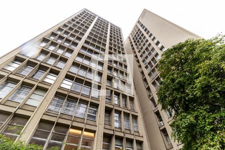 Apartamento para alugar com 275m², 4 quartos e 4 vagas Apartamento para alugar com 275m², 4 quartos e 4 vagasFachada