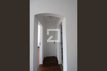 Corredor de apartamento para alugar com 2 quartos, 70m² em Anil, Rio de Janeiro