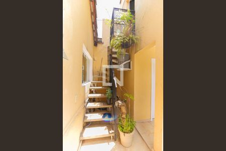 Escada de casa à venda com 5 quartos, 310m² em Super Quadra Morumbi, São Paulo