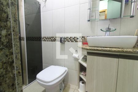 Banheiro Social de casa à venda com 3 quartos, 328m² em Primeiro de Maio, Belo Horizonte