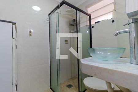 Banheiro de apartamento à venda com 2 quartos, 48m² em Taquaral, Campinas