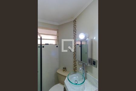 Banheiro de apartamento à venda com 2 quartos, 48m² em Taquaral, Campinas