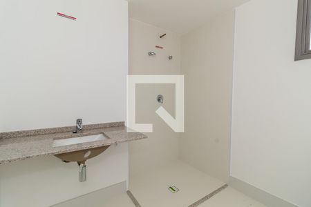 Banheiro de kitnet/studio à venda com 1 quarto, 50m² em Petrópolis, Porto Alegre