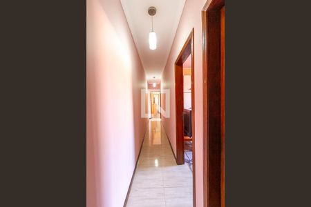 Corredor de casa à venda com 3 quartos, 144m² em Conjunto Planalto, São Bernardo do Campo