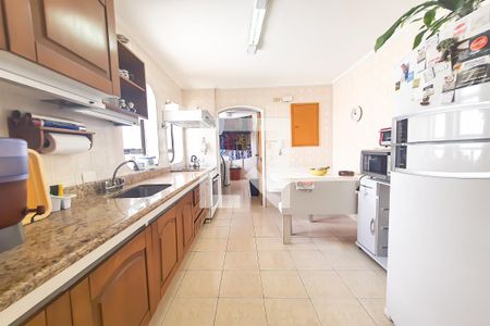 Apartamento para alugar com 190m², 4 quartos e 2 vagas Apartamento para alugar com 190m², 4 quartos e 2 vagasCozinha