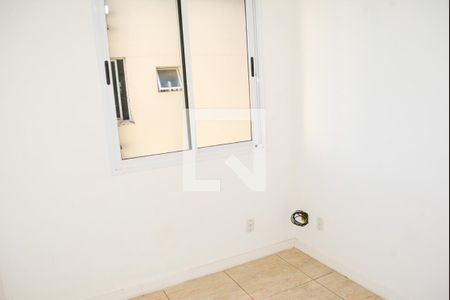 Quarto 2 com banheiro de apartamento para alugar com 2 quartos, 48m² em Jardim das Margaridas, Salvador