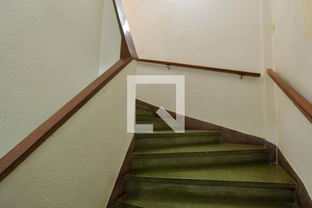 Apartamento para alugar com 91m², 2 quartos e sem vaga Apartamento para alugar com 91m², 2 quartos e sem vagaEscada