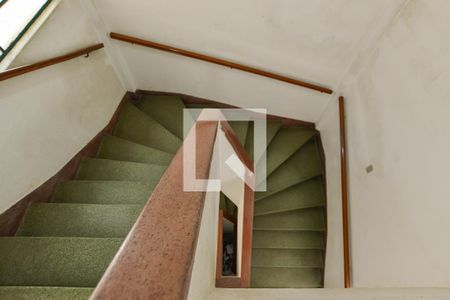 Apartamento para alugar com 91m², 2 quartos e sem vaga Apartamento para alugar com 91m², 2 quartos e sem vagaEscada