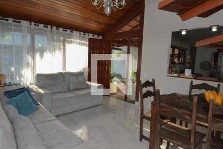 Sala de casa para alugar com 3 quartos, 120m² em Recreio dos Bandeirantes, Rio de Janeiro